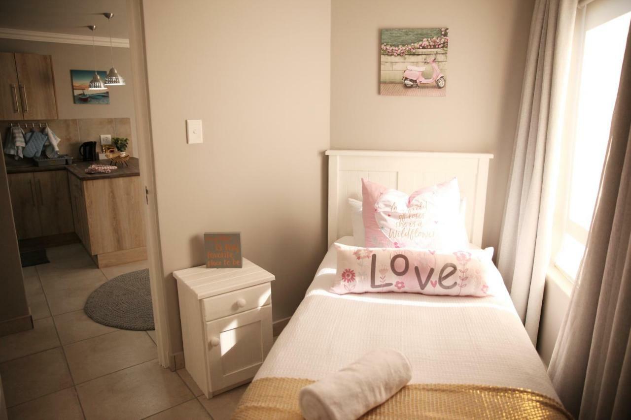 Mari-Amor Self-Catering Apartments Mossel Bay Esterno foto
